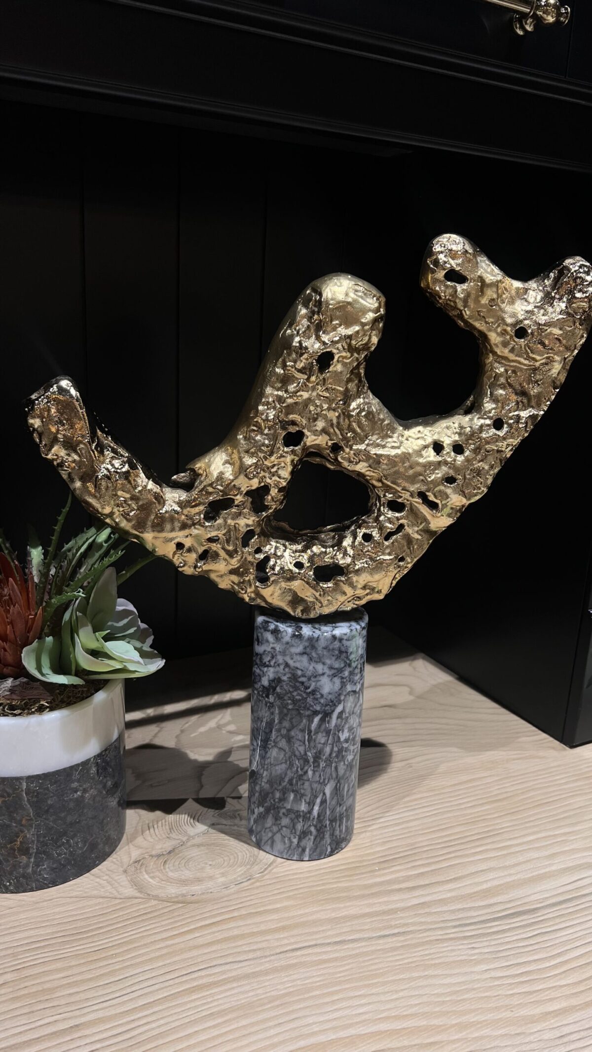 Organik Formlu Gold Heykel